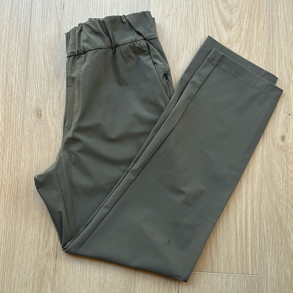 Vuori Miles Ankle Pants in Pistachio - Size S - EUC